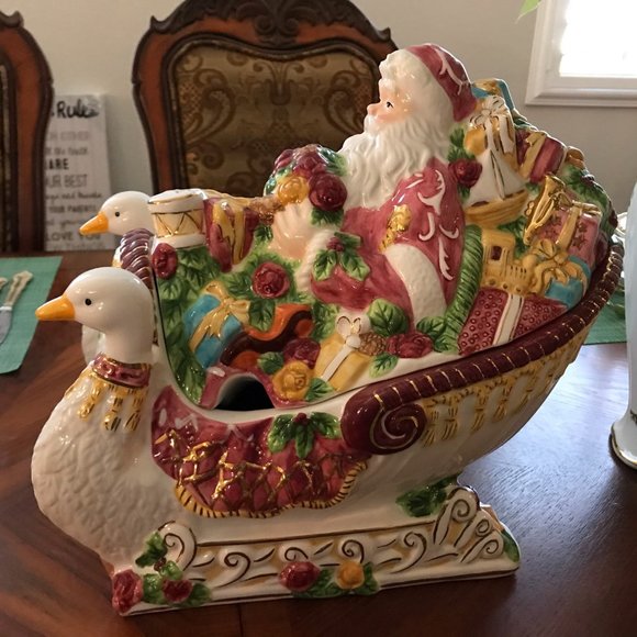 ROYAL ALBERT OLD COUNTRY ROSE LARGE HOLIDAY TUREEN